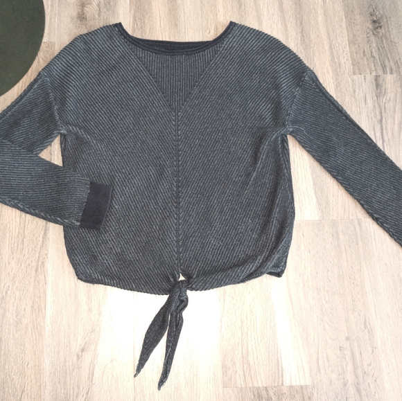 Lucky Brand Grey Tie Front Sweater XS - Picture 2 of 9